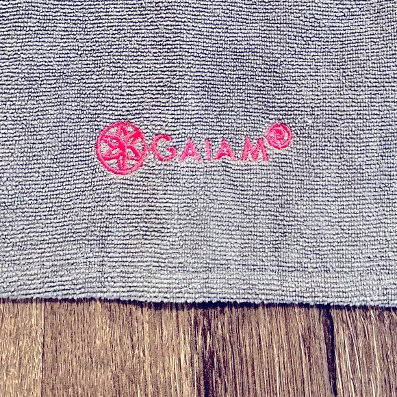 GAIAM Other - Hot yoga towel + Strap for stretching